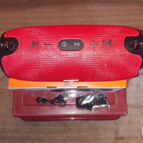 Bluetooth Speaker Portable - Red - Picture 3 of 12